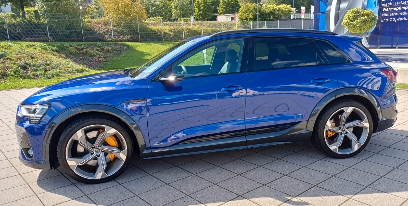 Fahrzeugabbildung Audi e-tron S quattro