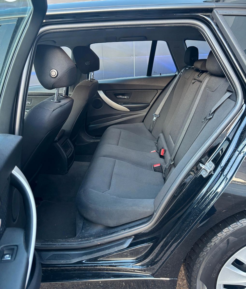 Fahrzeugabbildung BMW 318 3 Touring 318 i