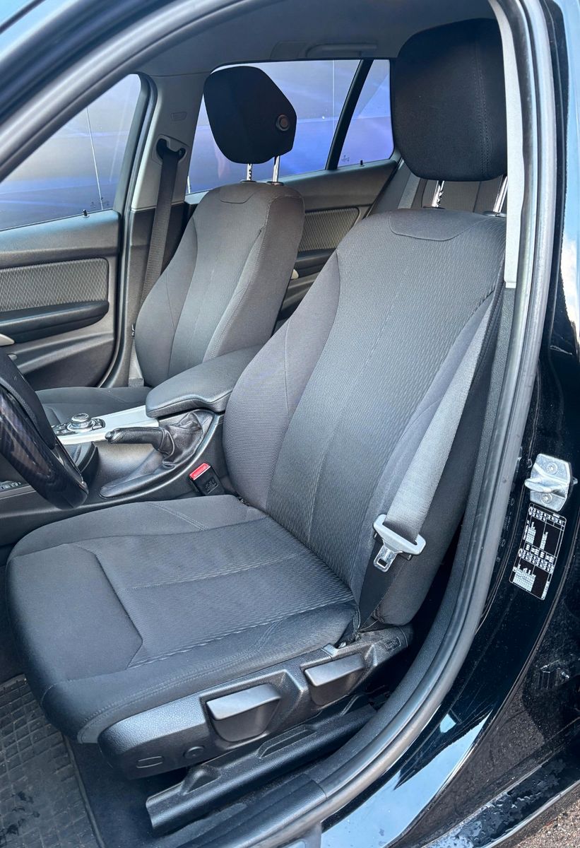 Fahrzeugabbildung BMW 318 3 Touring 318 i