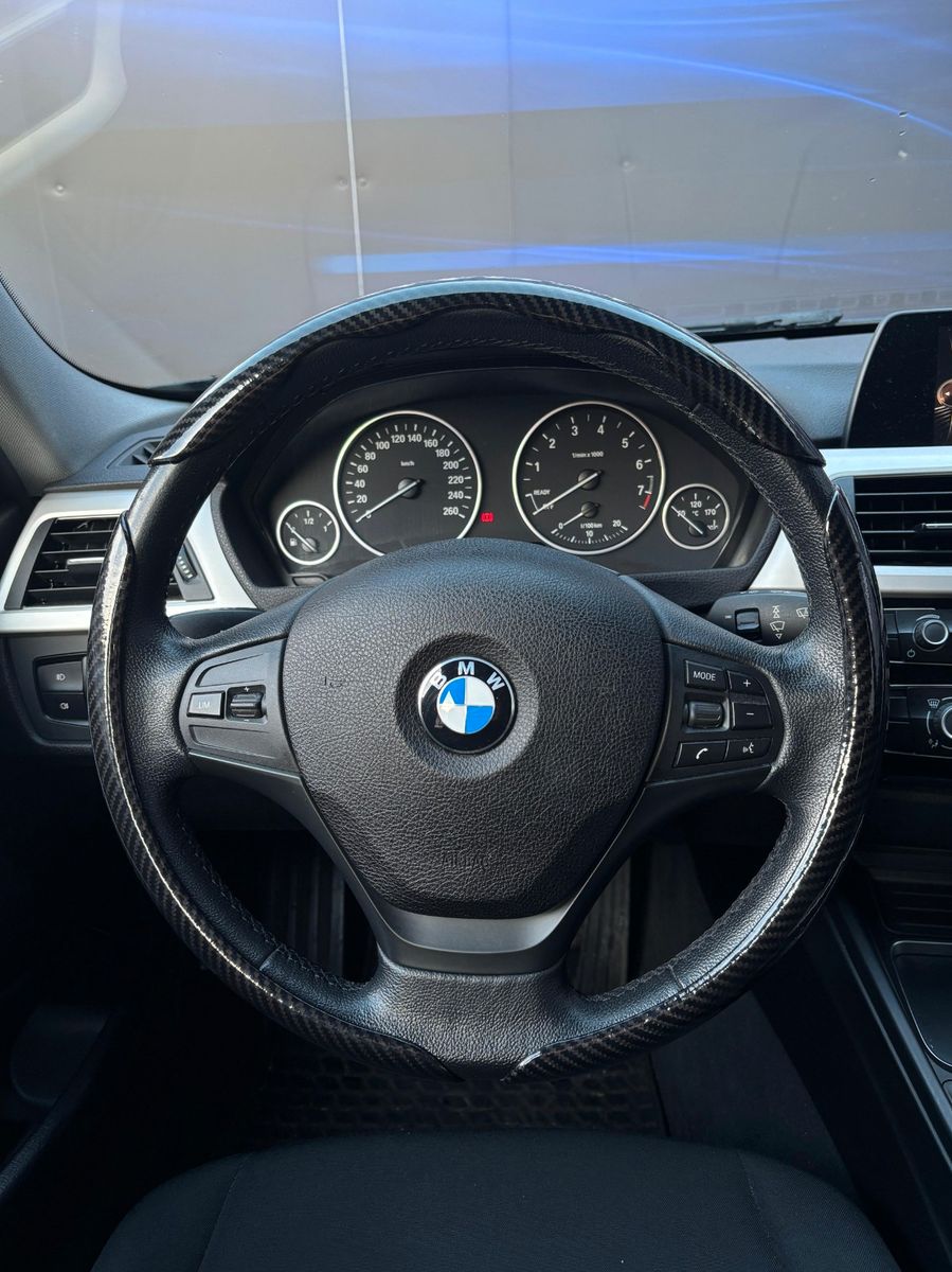 Fahrzeugabbildung BMW 318 3 Touring 318 i