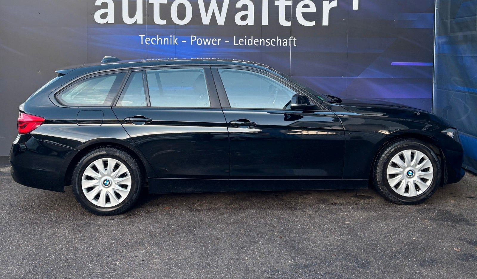 Fahrzeugabbildung BMW 318 3 Touring 318 i