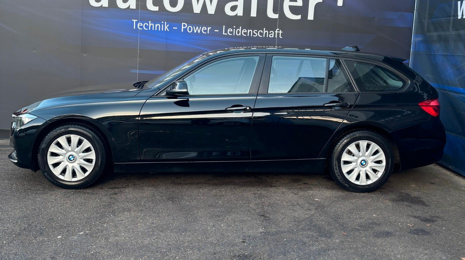 Fahrzeugabbildung BMW 318 3 Touring 318 i