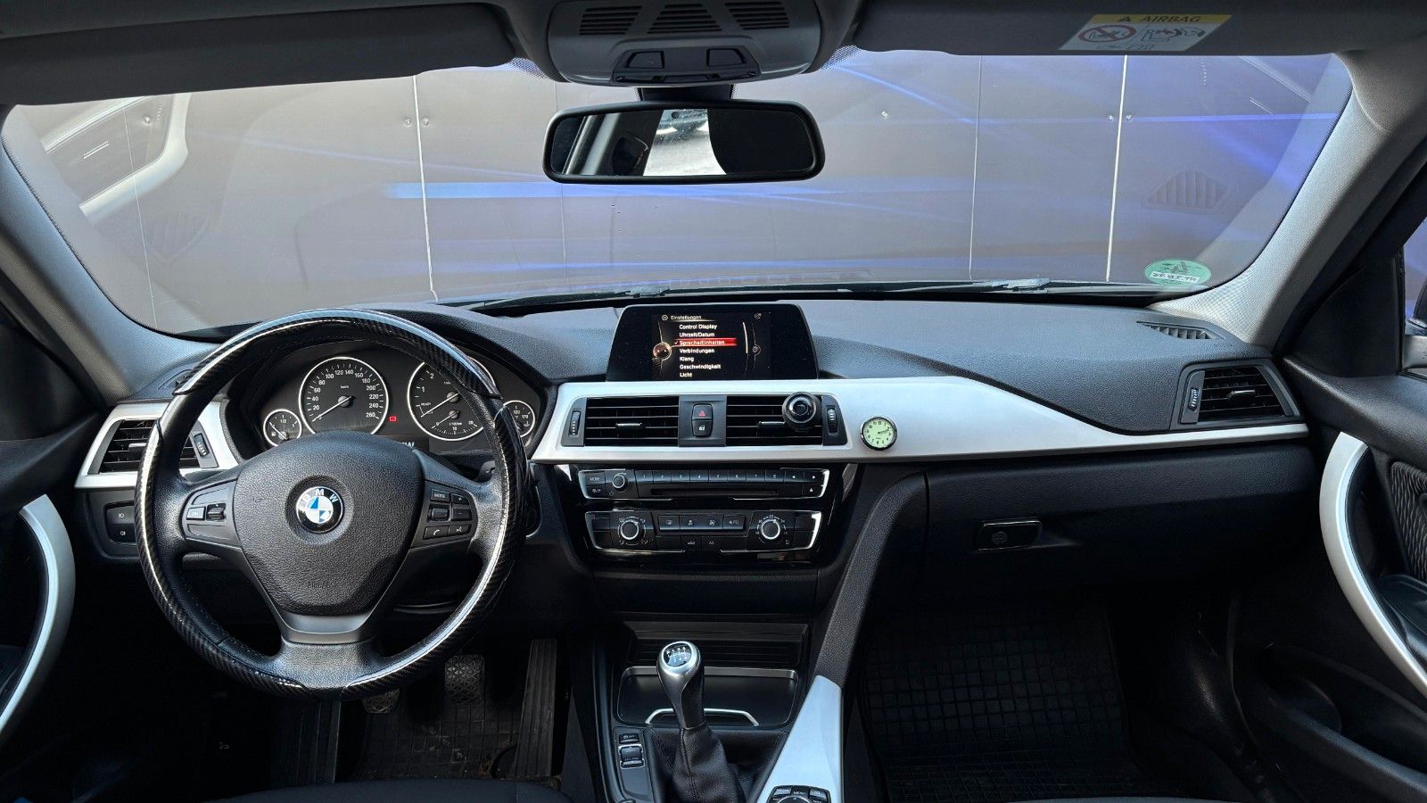 Fahrzeugabbildung BMW 318 3 Touring 318 i