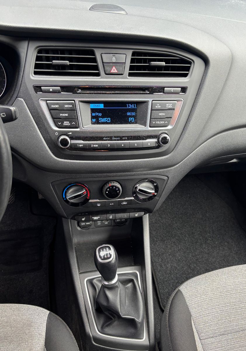 Fahrzeugabbildung Hyundai i20 ,Sitzheizung,Lenkradheizung