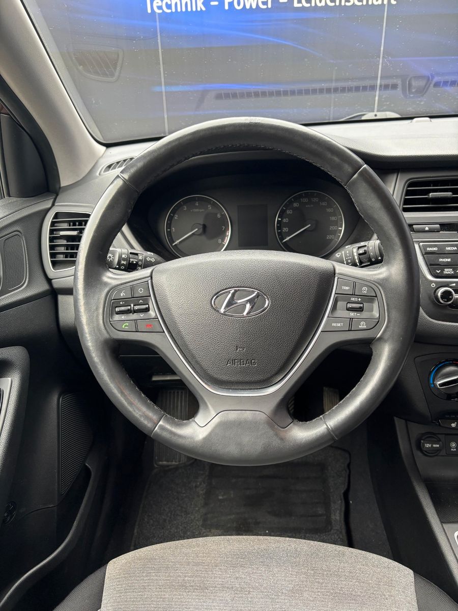 Fahrzeugabbildung Hyundai i20 ,Sitzheizung,Lenkradheizung