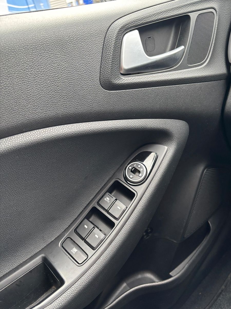 Fahrzeugabbildung Hyundai i20 ,Sitzheizung,Lenkradheizung