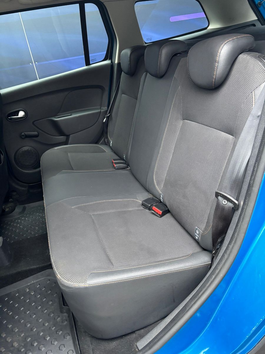 Fahrzeugabbildung Dacia Logan MCV II Kombi Stepway Celebration,AHK