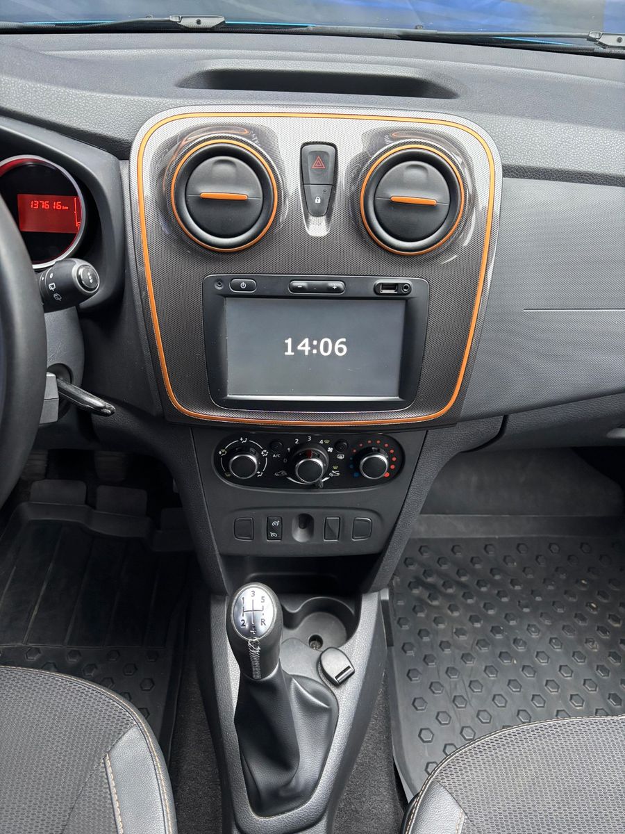 Fahrzeugabbildung Dacia Logan MCV II Kombi Stepway Celebration,AHK