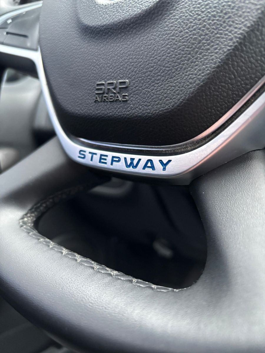 Fahrzeugabbildung Dacia Logan MCV II Kombi Stepway Celebration,AHK