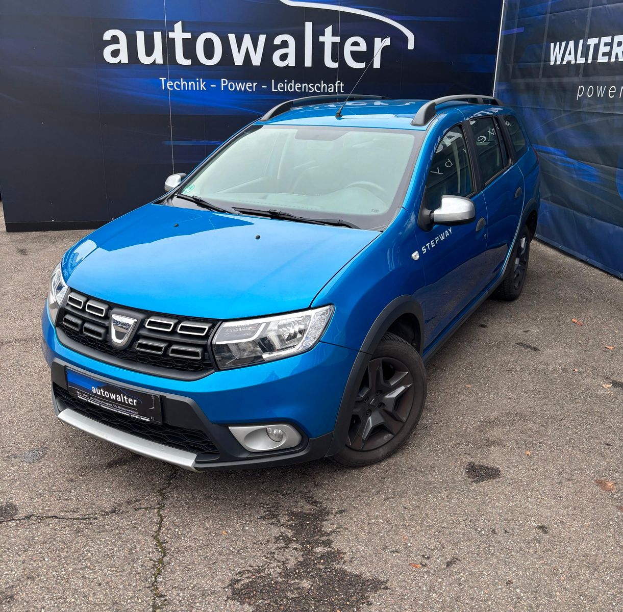Fahrzeugabbildung Dacia Logan MCV II Kombi Stepway Celebration,AHK