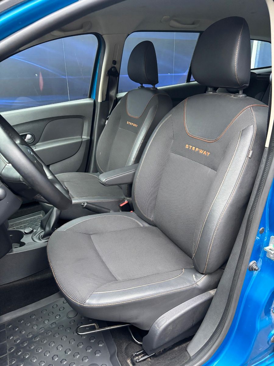 Fahrzeugabbildung Dacia Logan MCV II Kombi Stepway Celebration,AHK