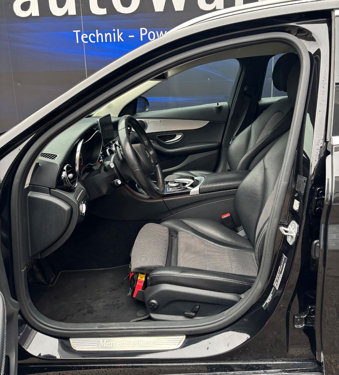 Fahrzeugabbildung Mercedes-Benz C 220 T d 4Matic,AHK Schwenkbar,