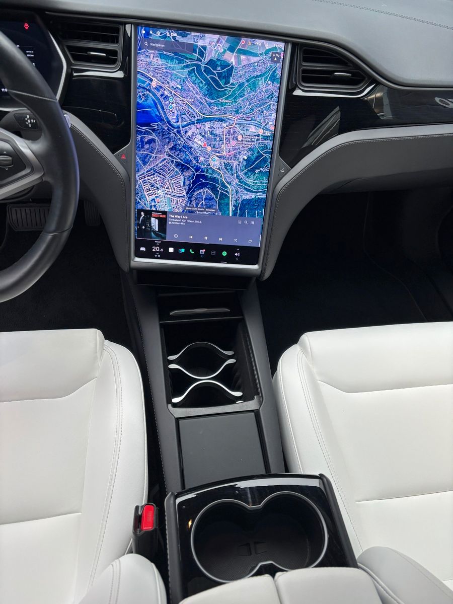 Fahrzeugabbildung Tesla Model S