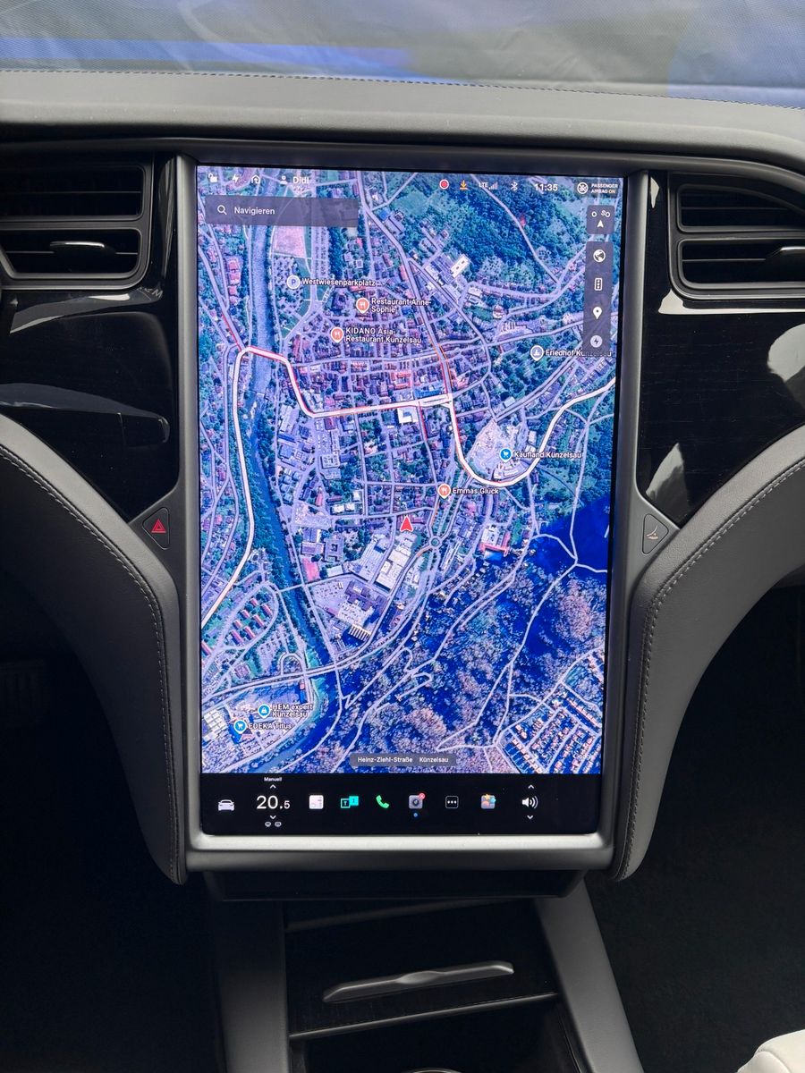 Fahrzeugabbildung Tesla Model S