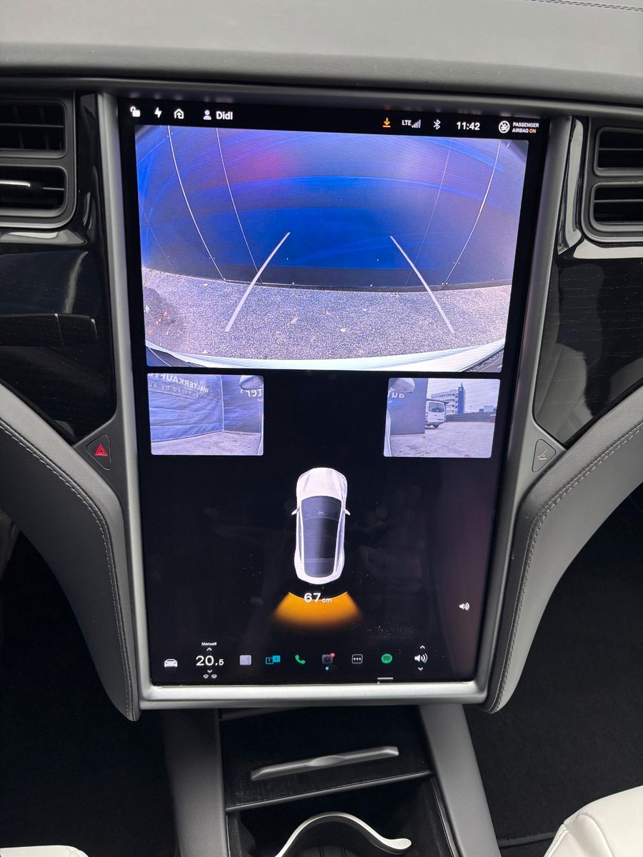 Fahrzeugabbildung Tesla Model S
