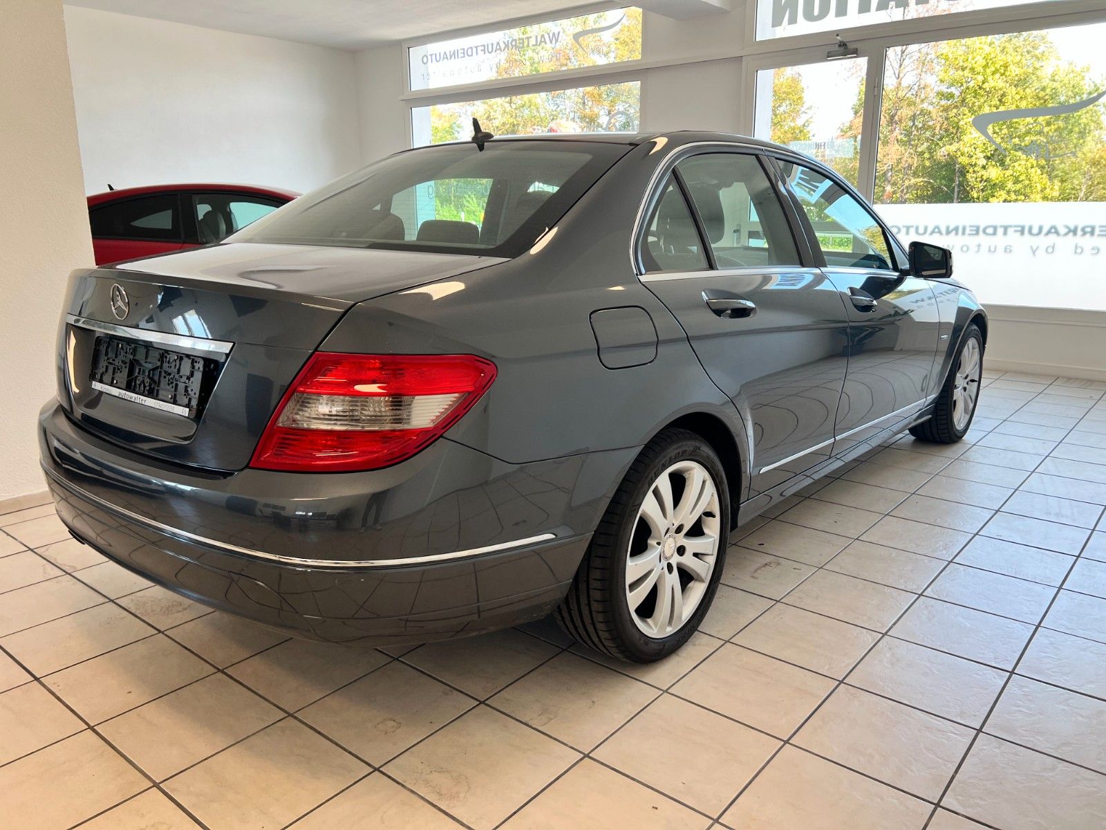 Fahrzeugabbildung Mercedes-Benz C 180 Limousine Avantgarde*sehr gepflegt*2.Hand