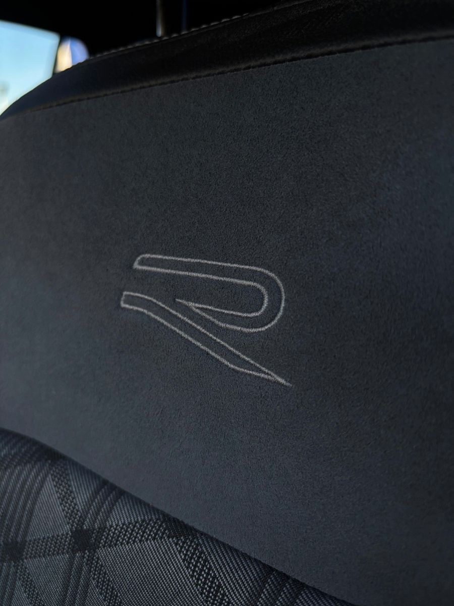 Fahrzeugabbildung Volkswagen Tiguan R-Line - AHK schwenk-Pano-MatrixLED