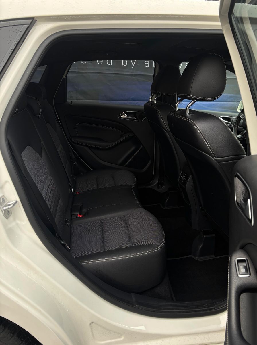 Fahrzeugabbildung Mercedes-Benz B 220 4Matic