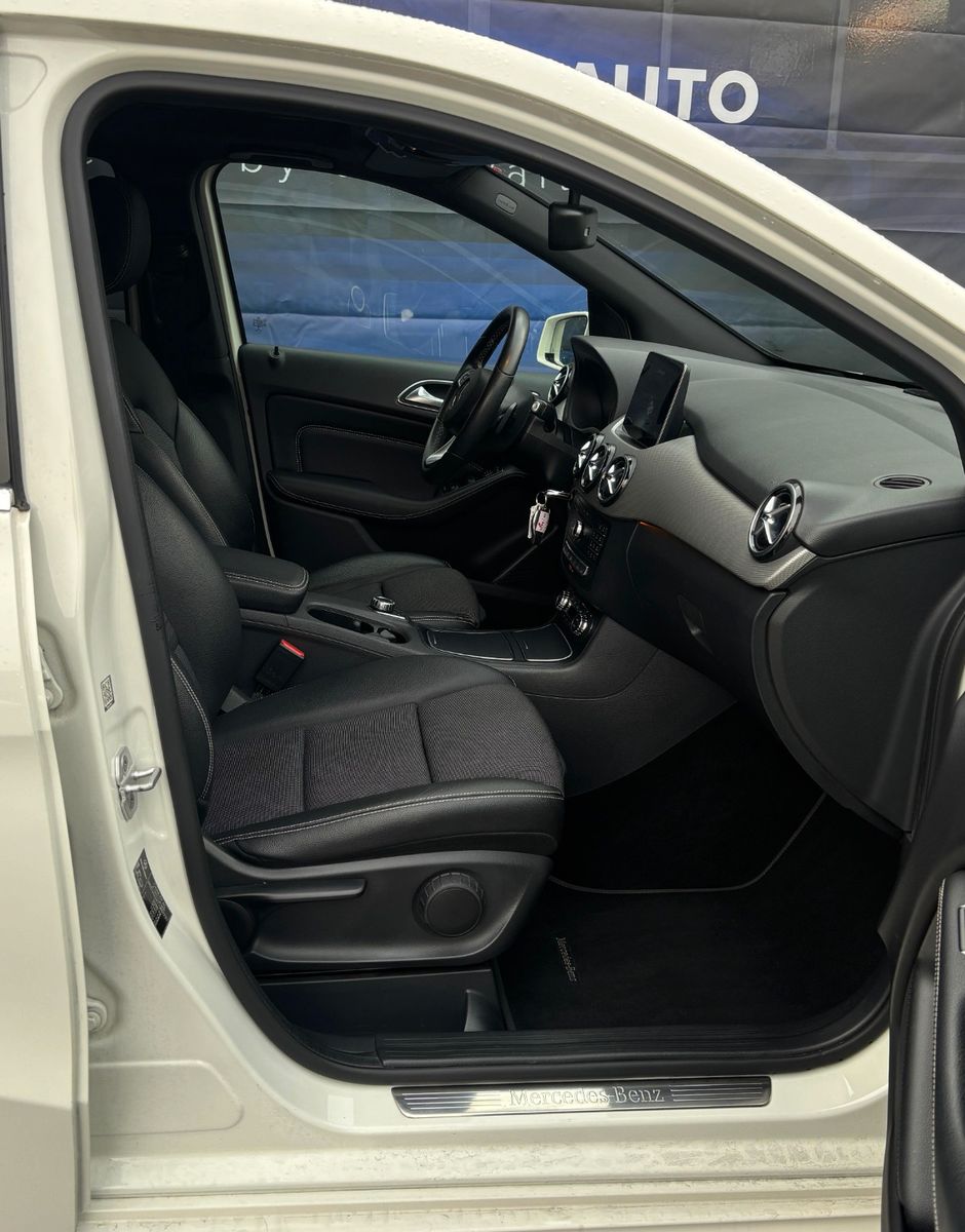 Fahrzeugabbildung Mercedes-Benz B 220 4Matic