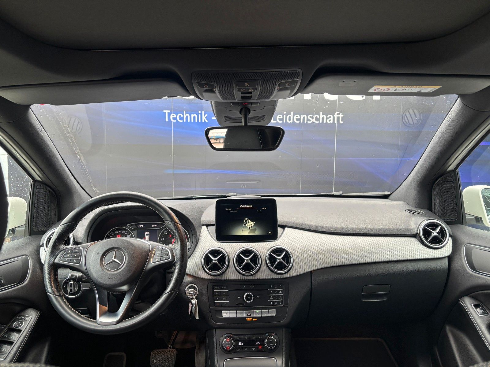 Fahrzeugabbildung Mercedes-Benz B 220 4Matic