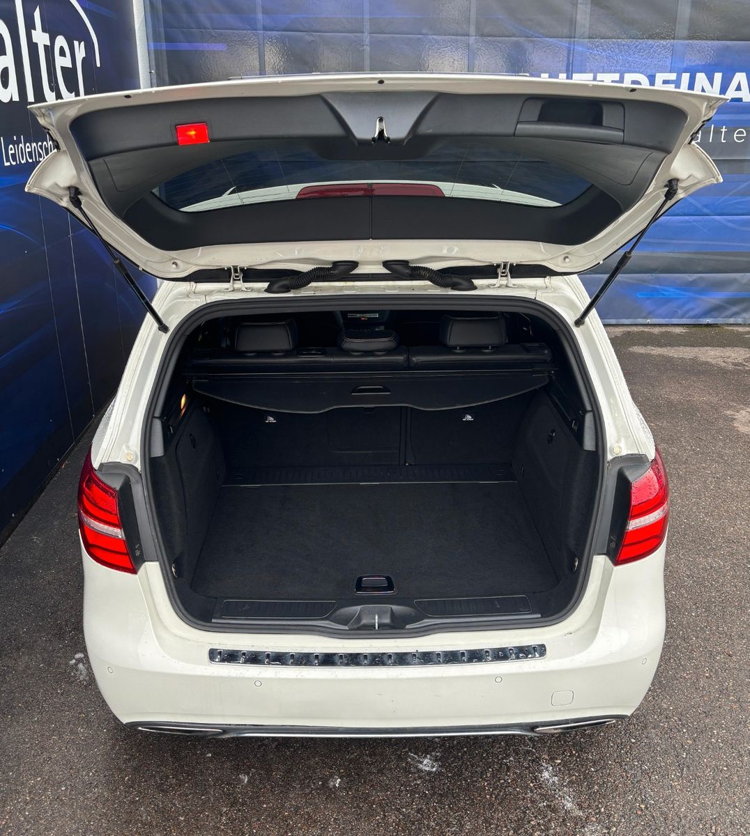 Fahrzeugabbildung Mercedes-Benz B 220 4Matic