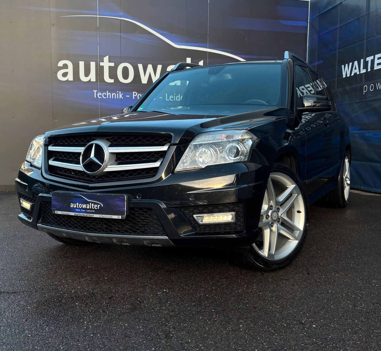 Mercedes-Benz GLK 220 AMG-2.Hand-BiXenon-AHK schwenk-Navi-Pano