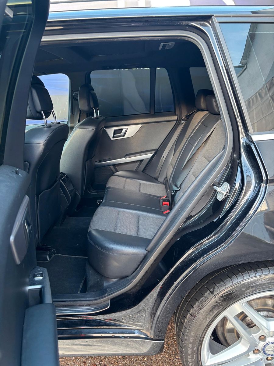 Fahrzeugabbildung Mercedes-Benz GLK 220 AMG-2.Hand-BiXenon-AHK schwenk-Navi-Pano