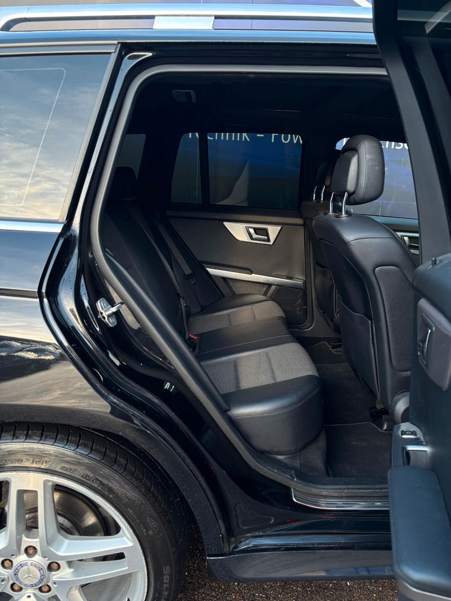 Fahrzeugabbildung Mercedes-Benz GLK 220 AMG-2.Hand-BiXenon-AHK schwenk-Navi-Pano