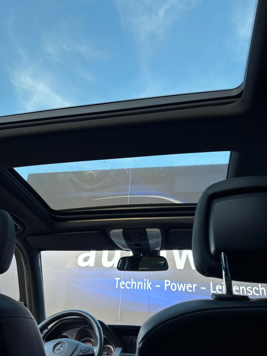 Fahrzeugabbildung Mercedes-Benz GLK 220 AMG-2.Hand-BiXenon-AHK schwenk-Navi-Pano