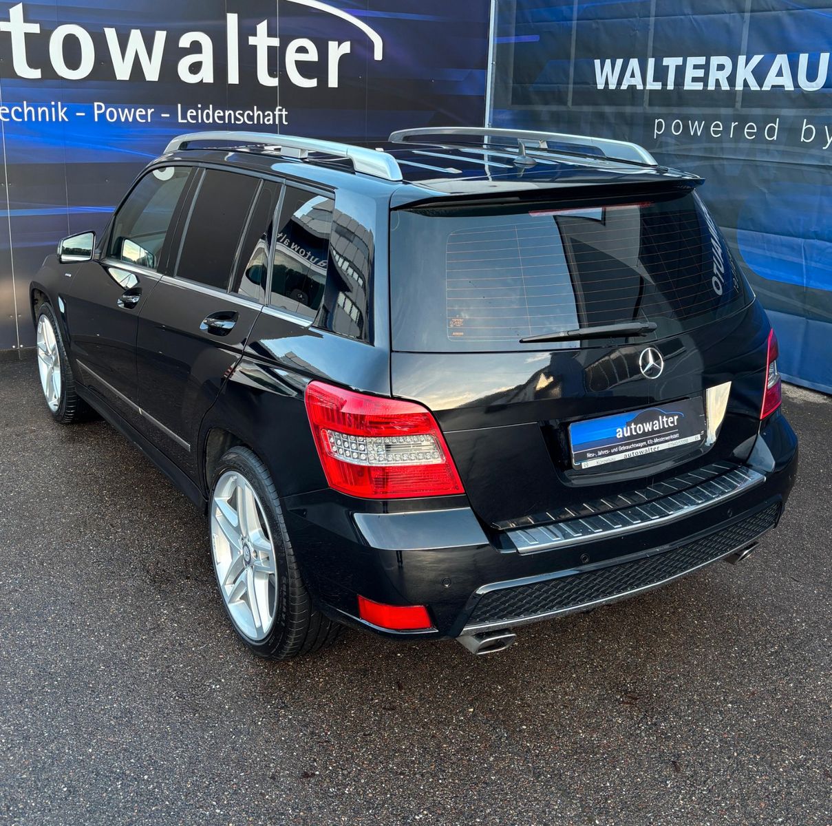 Fahrzeugabbildung Mercedes-Benz GLK 220 AMG-2.Hand-BiXenon-AHK schwenk-Navi-Pano