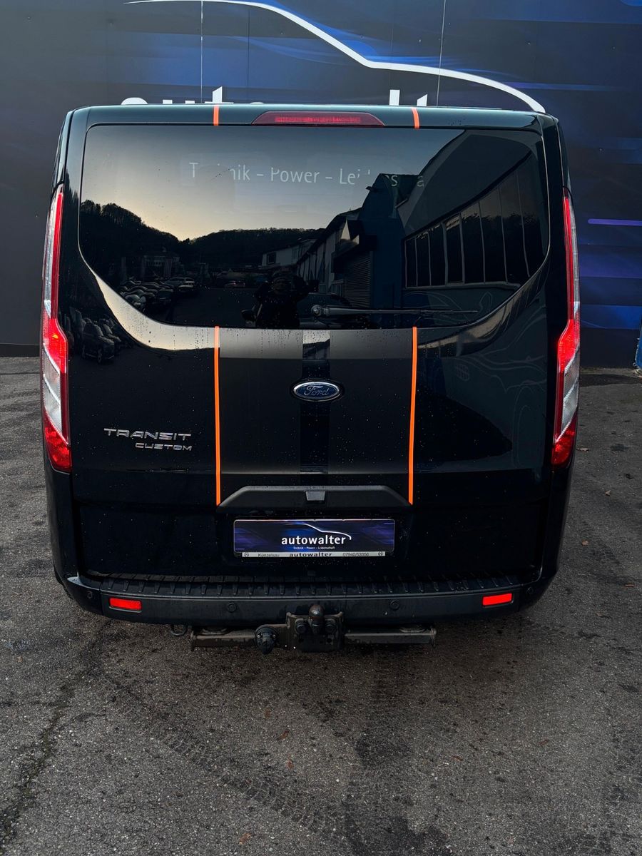 Fahrzeugabbildung Ford Transit Custom 8 Sitzer, Rückfahrkamera