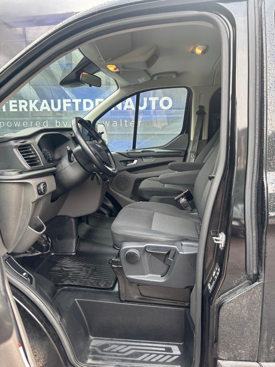 Fahrzeugabbildung Ford Transit Custom 8 Sitzer, Rückfahrkamera