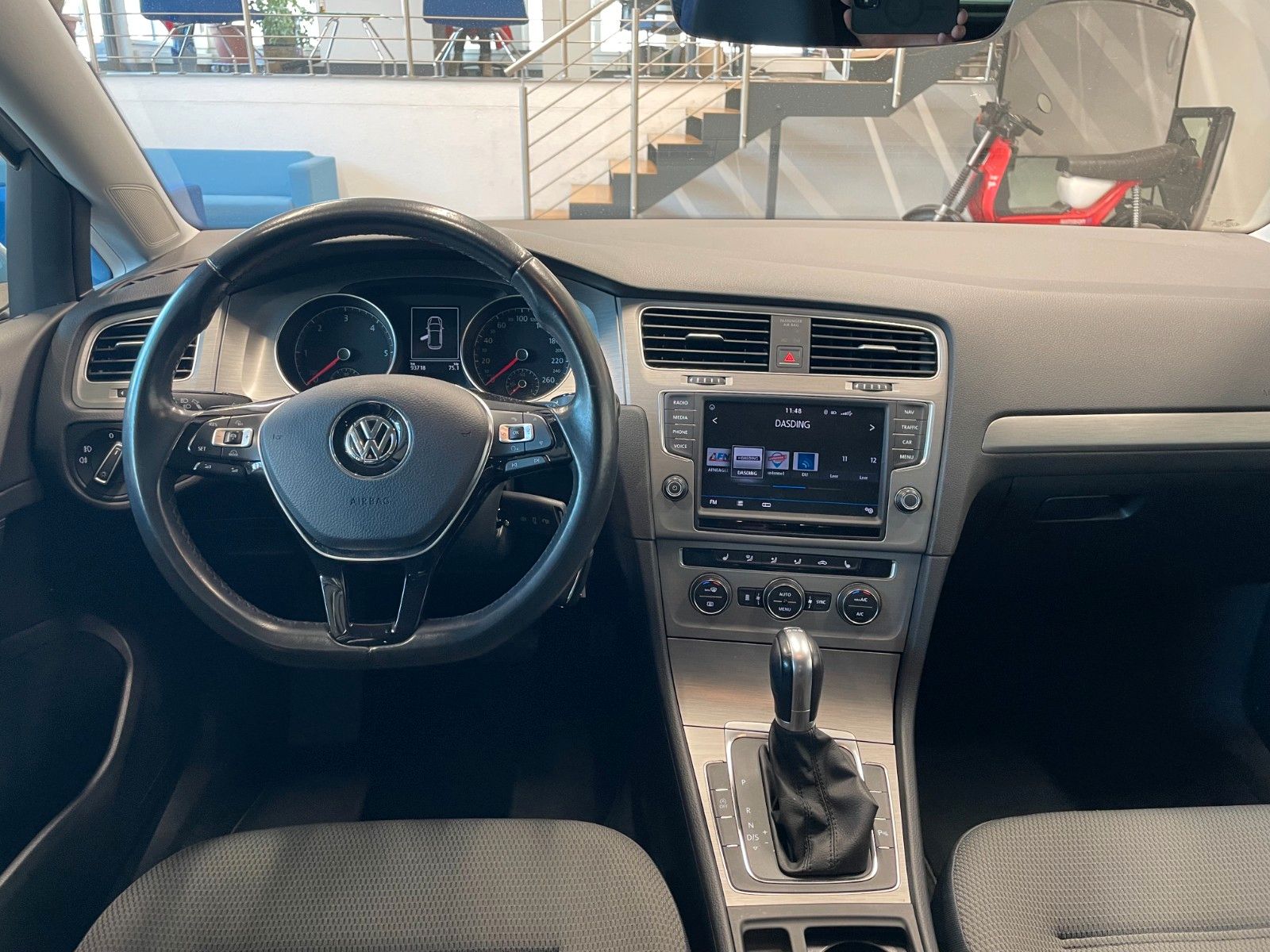 Fahrzeugabbildung Volkswagen Golf VII Lim. Comfortline*Xenon*Standheizung*TOP