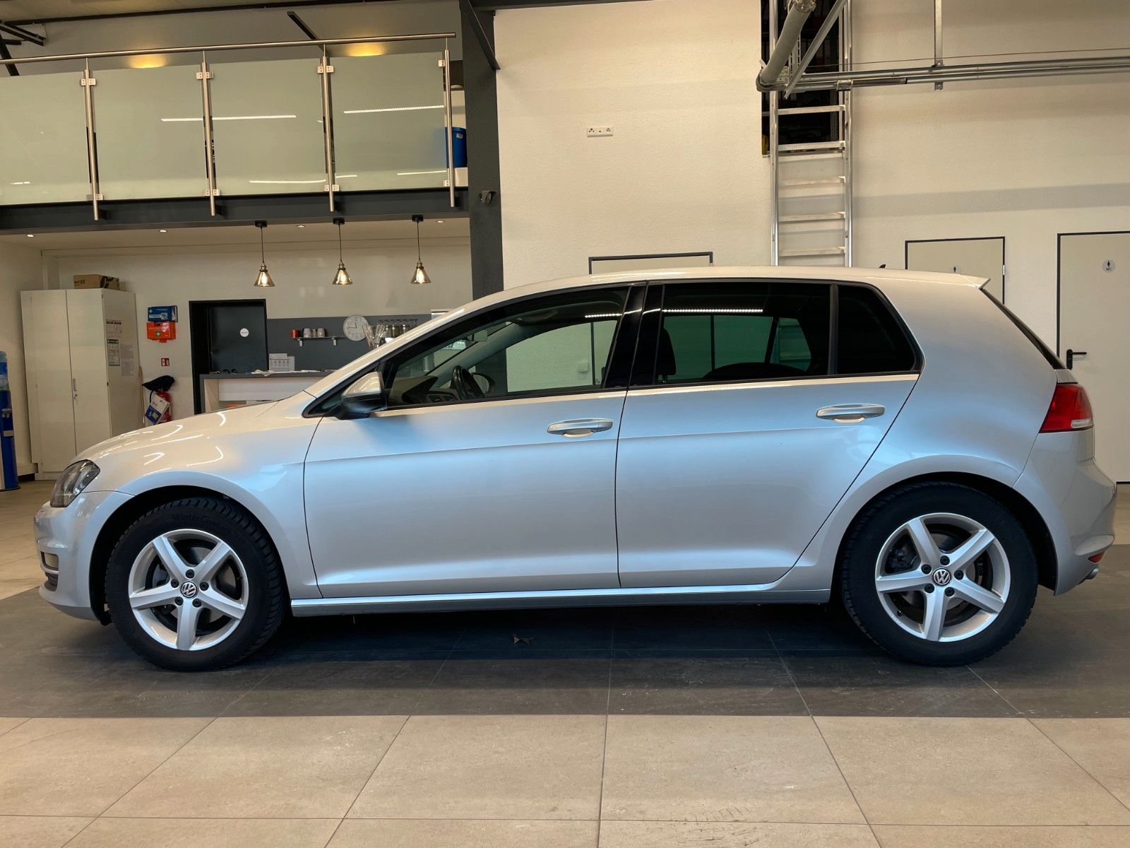 Fahrzeugabbildung Volkswagen Golf VII Lim. Comfortline*Xenon*Standheizung*TOP