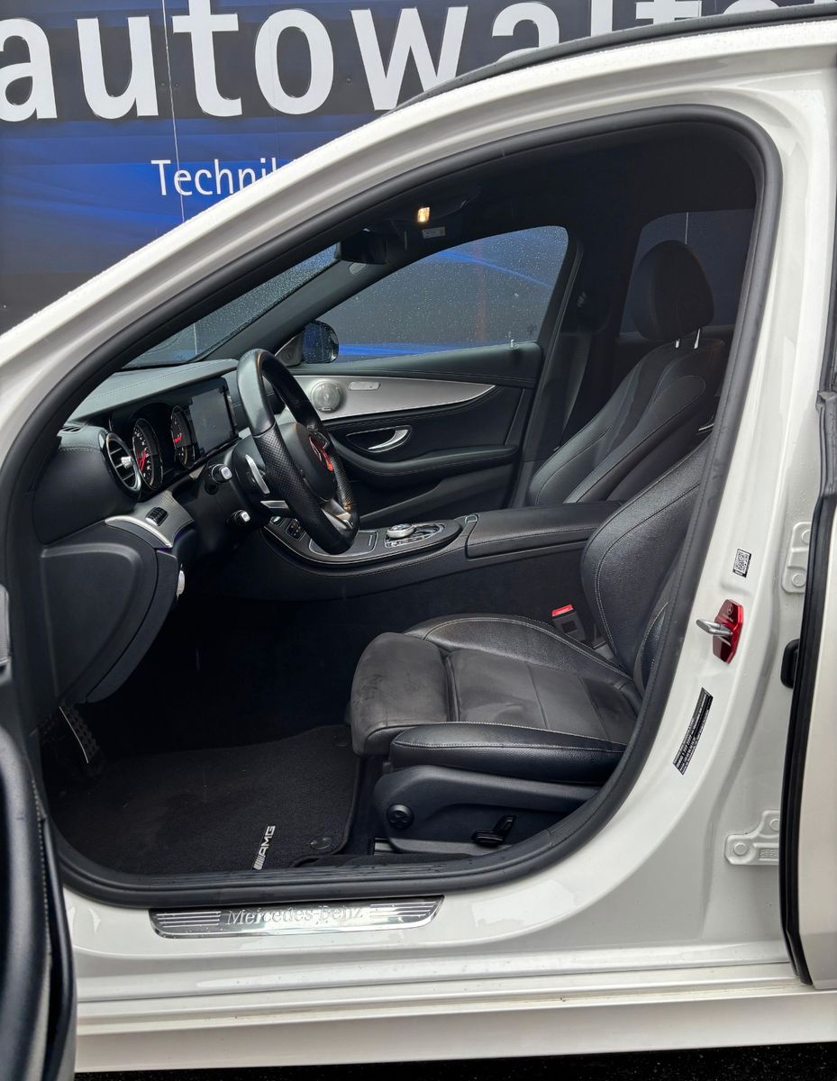 Fahrzeugabbildung Mercedes-Benz E 220  T-Modell AMG Line