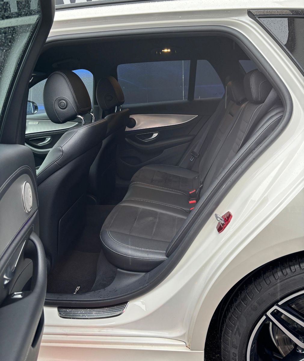 Fahrzeugabbildung Mercedes-Benz E 220  T-Modell AMG Line