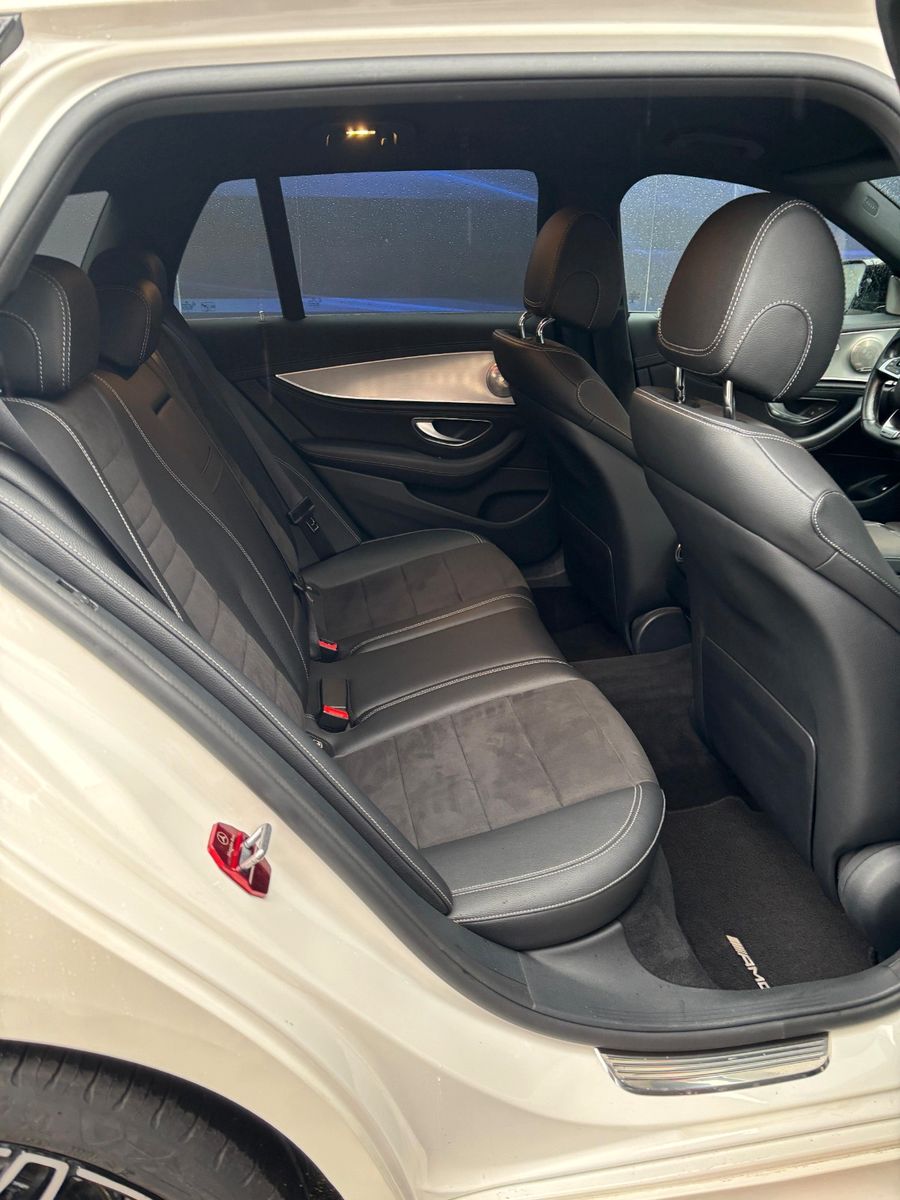 Fahrzeugabbildung Mercedes-Benz E 220  T-Modell AMG Line