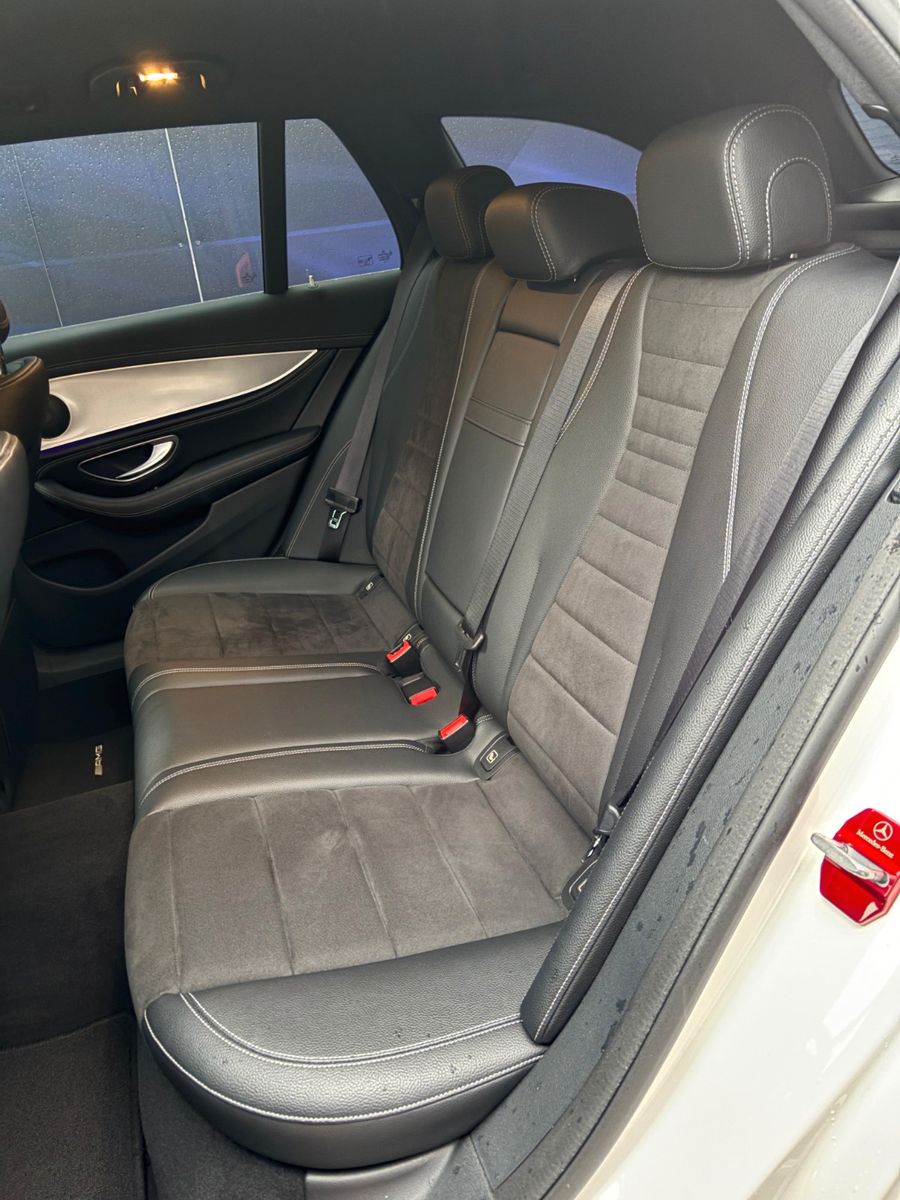 Fahrzeugabbildung Mercedes-Benz E 220  T-Modell AMG Line