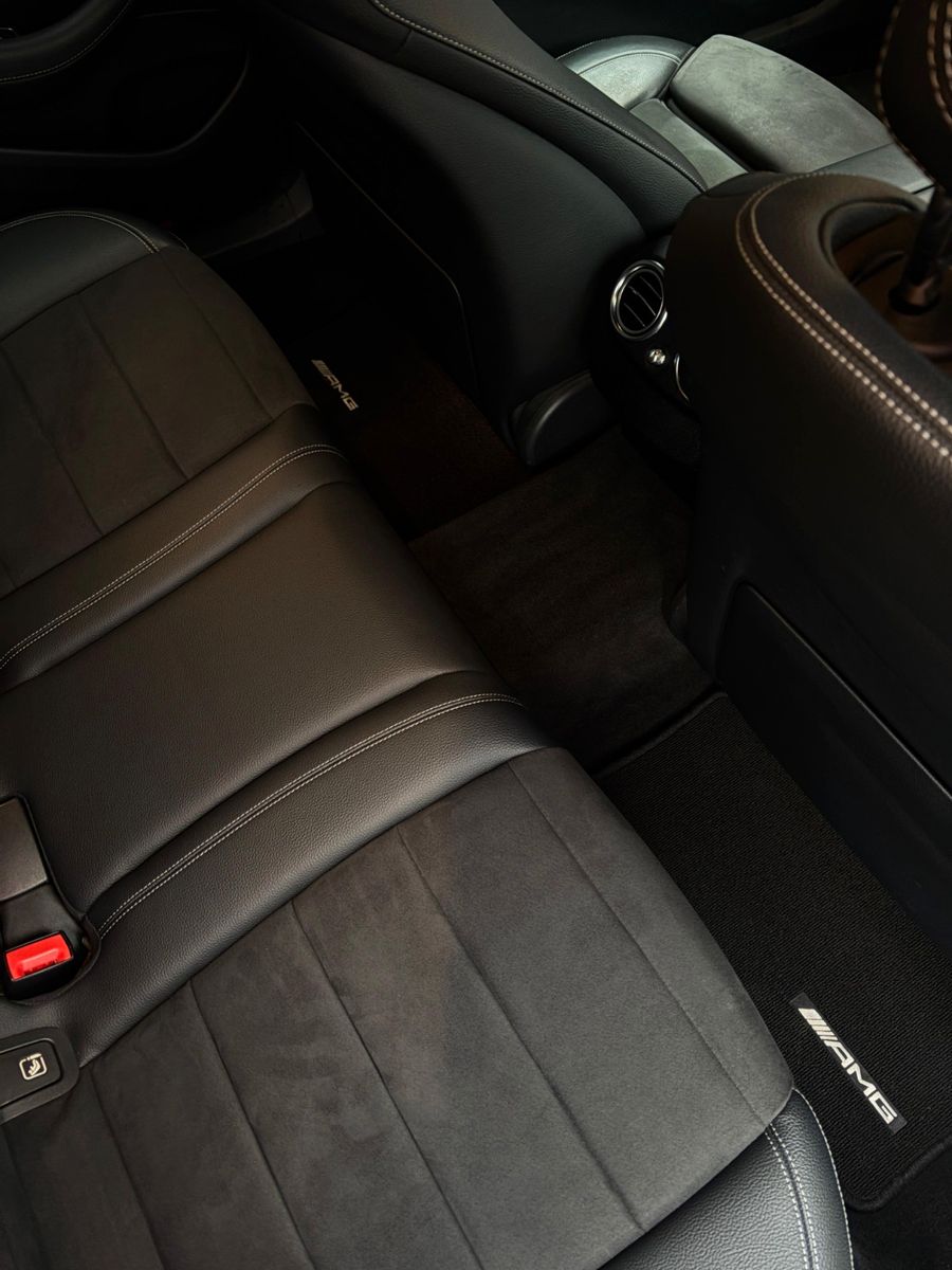 Fahrzeugabbildung Mercedes-Benz E 220  T-Modell AMG Line