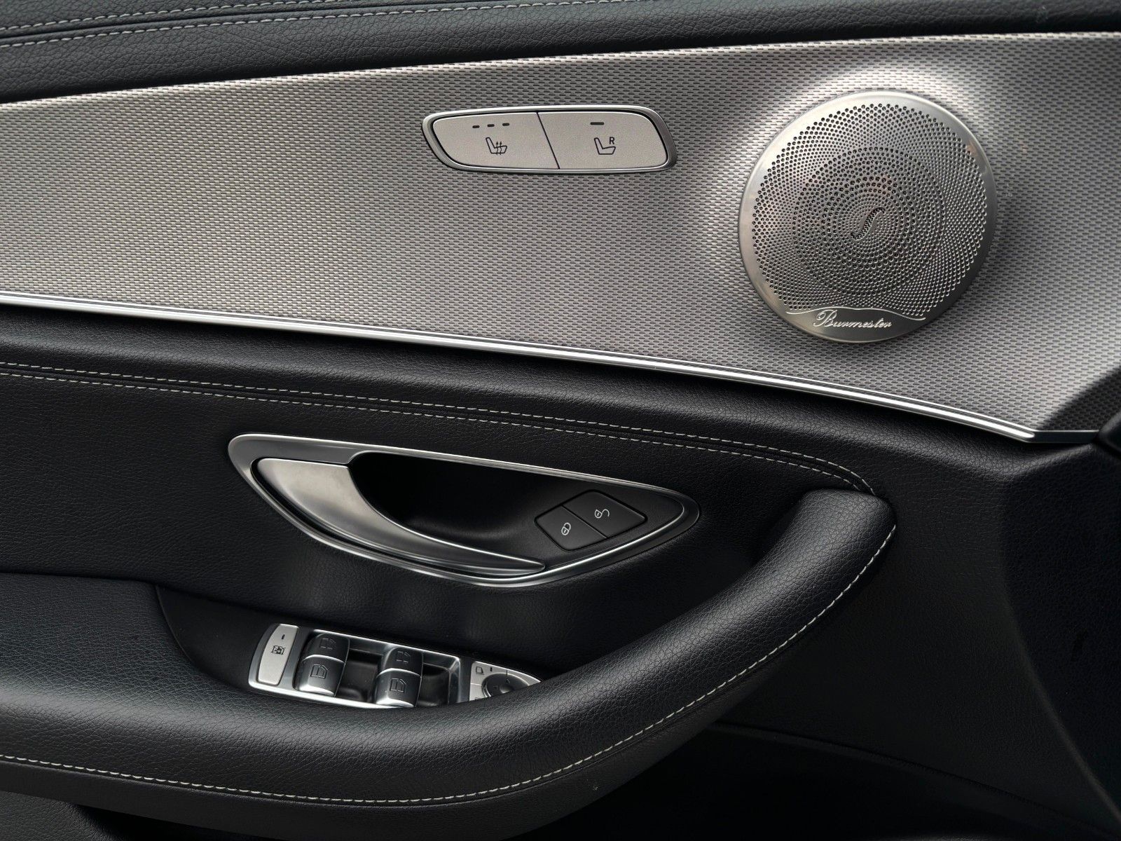 Fahrzeugabbildung Mercedes-Benz E 220  T-Modell AMG Line