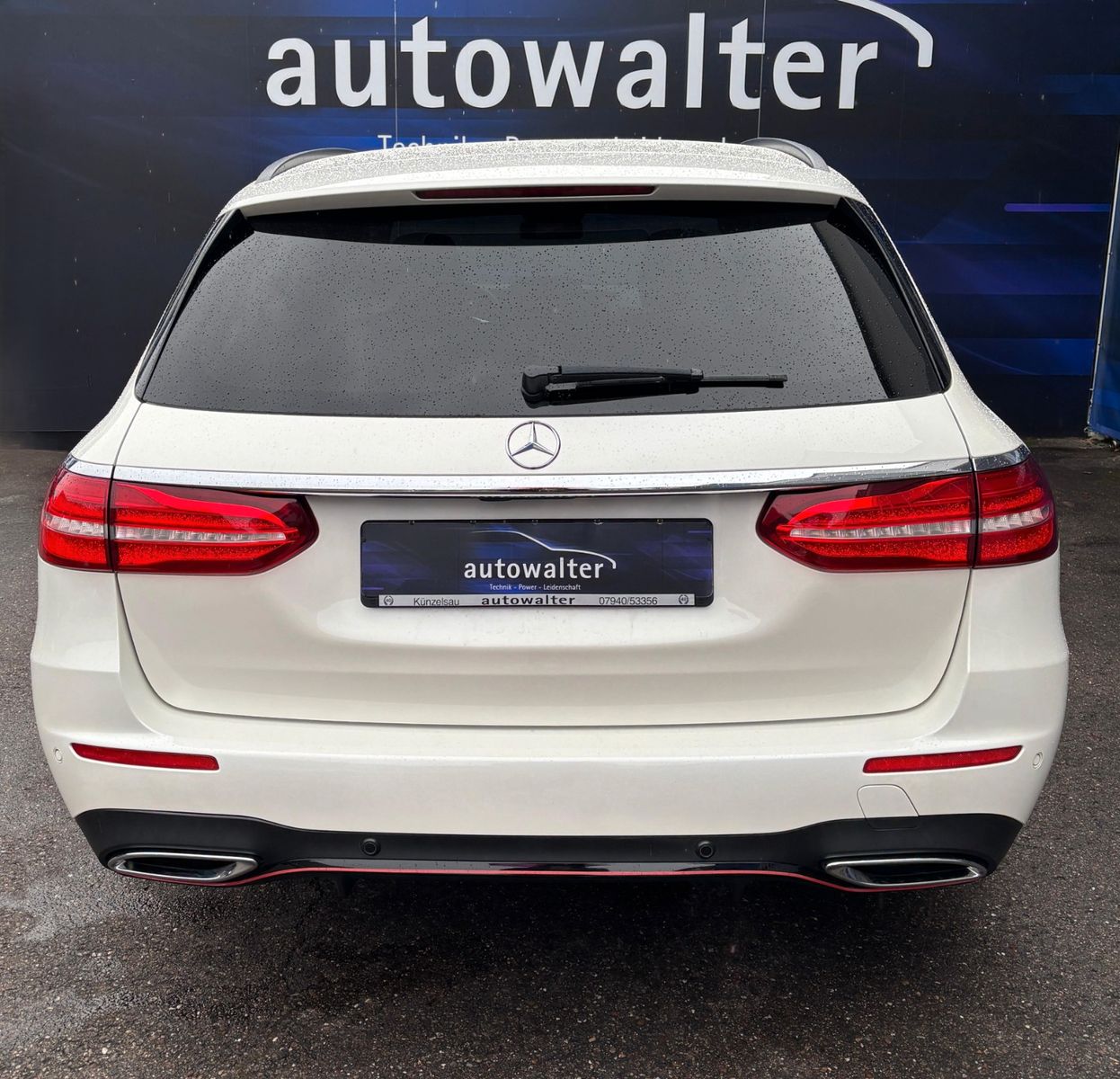 Fahrzeugabbildung Mercedes-Benz E 220  T-Modell AMG Line