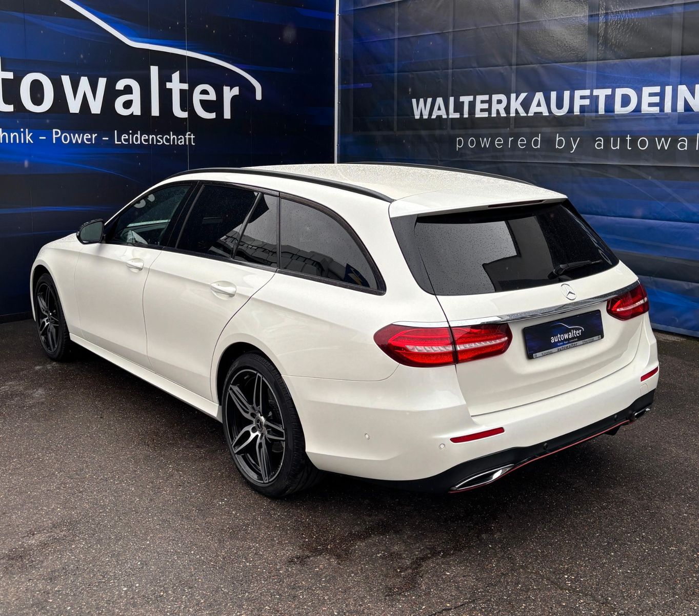 Fahrzeugabbildung Mercedes-Benz E 220  T-Modell AMG Line