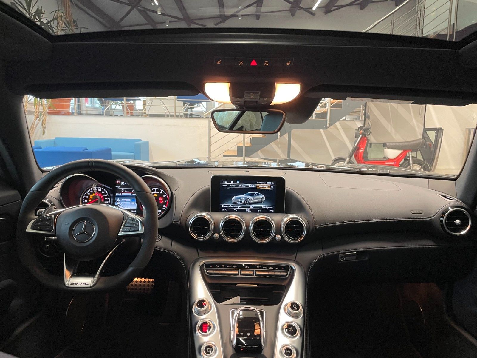 Fahrzeugabbildung Mercedes-Benz AMG GT Coupe*Panoramadach*AMG Performance