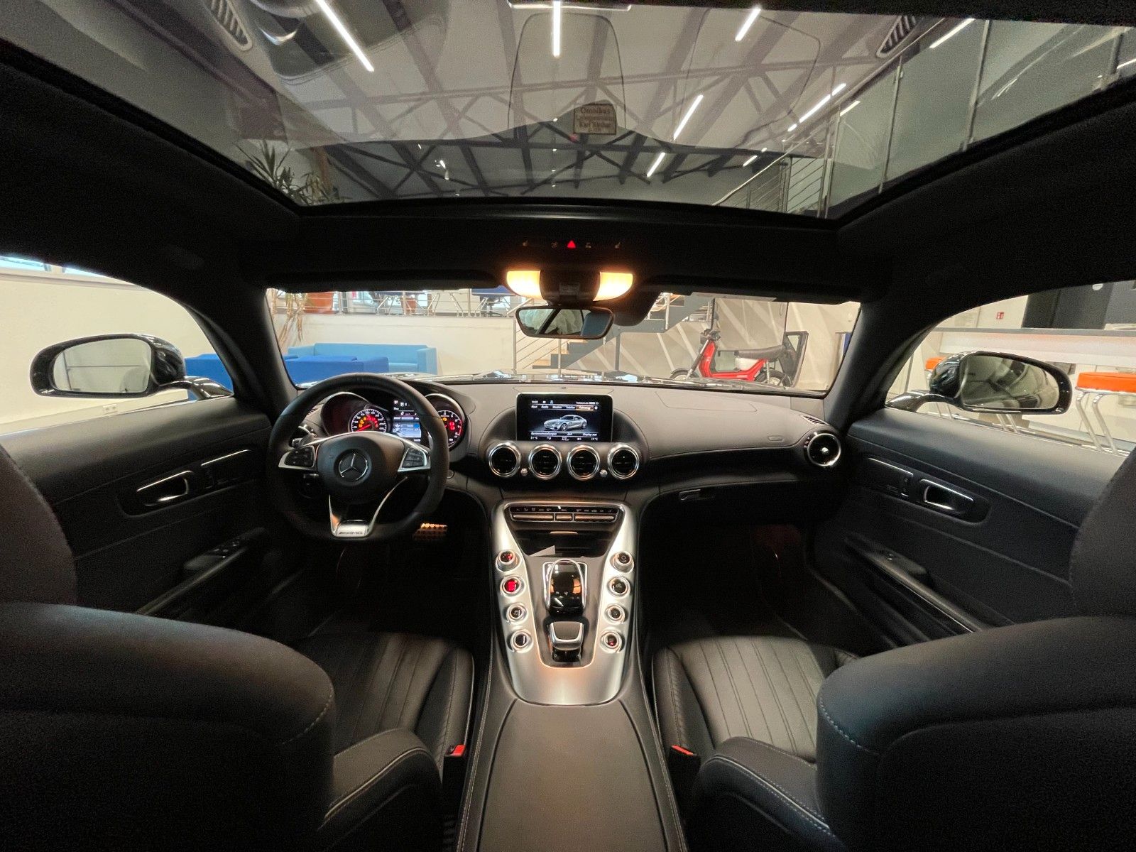 Fahrzeugabbildung Mercedes-Benz AMG GT Coupe*Panoramadach*AMG Performance