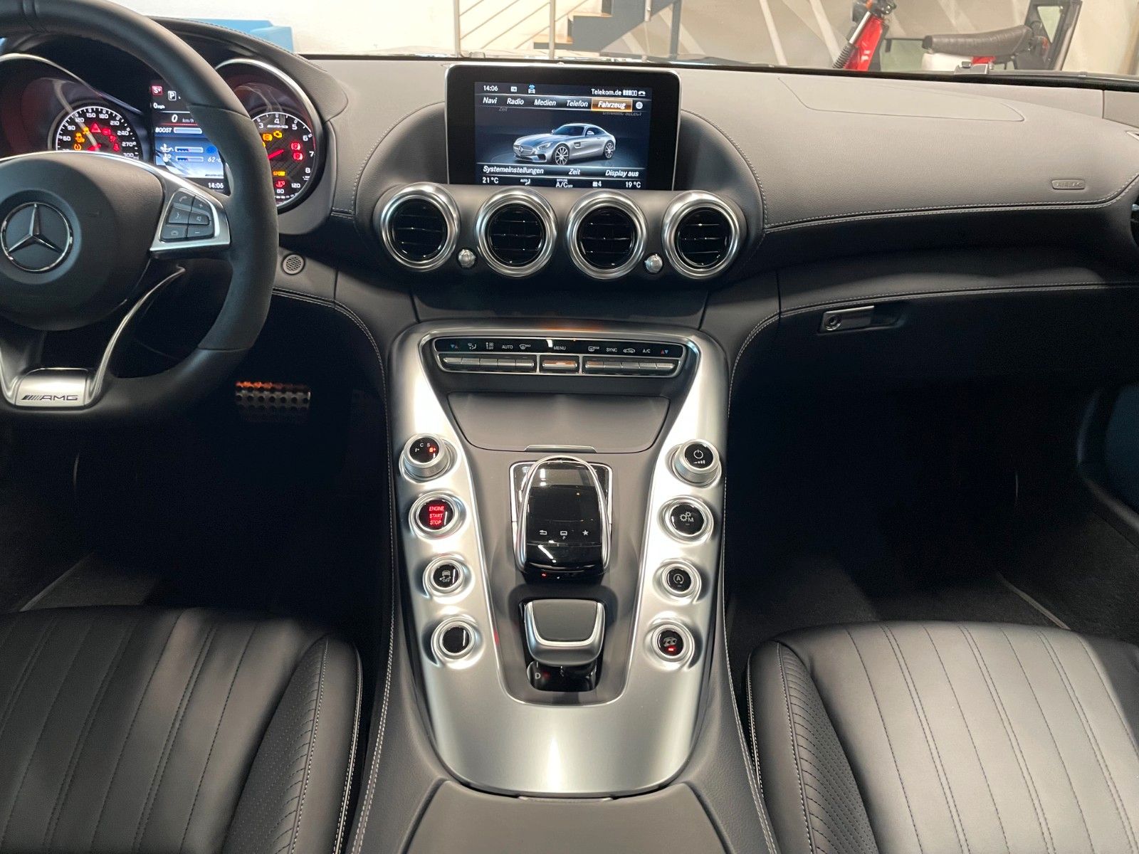 Fahrzeugabbildung Mercedes-Benz AMG GT Coupe*Panoramadach*AMG Performance