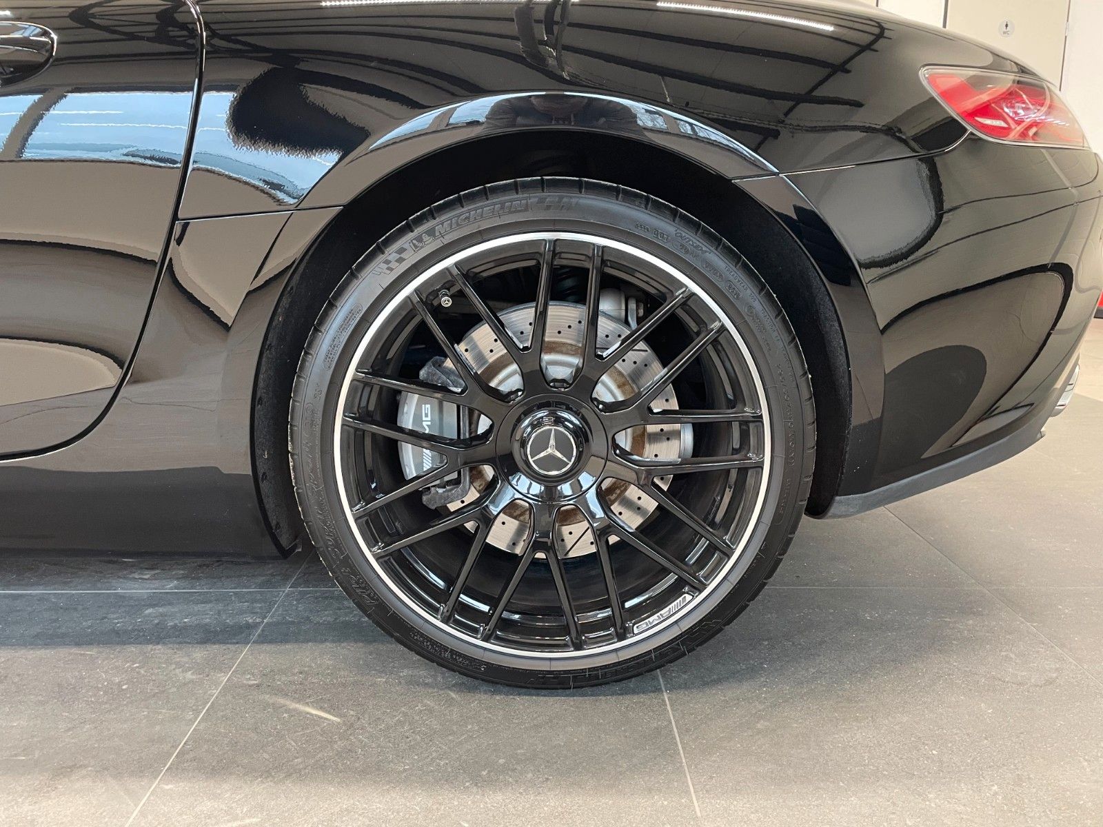 Fahrzeugabbildung Mercedes-Benz AMG GT Coupe*Panoramadach*AMG Performance