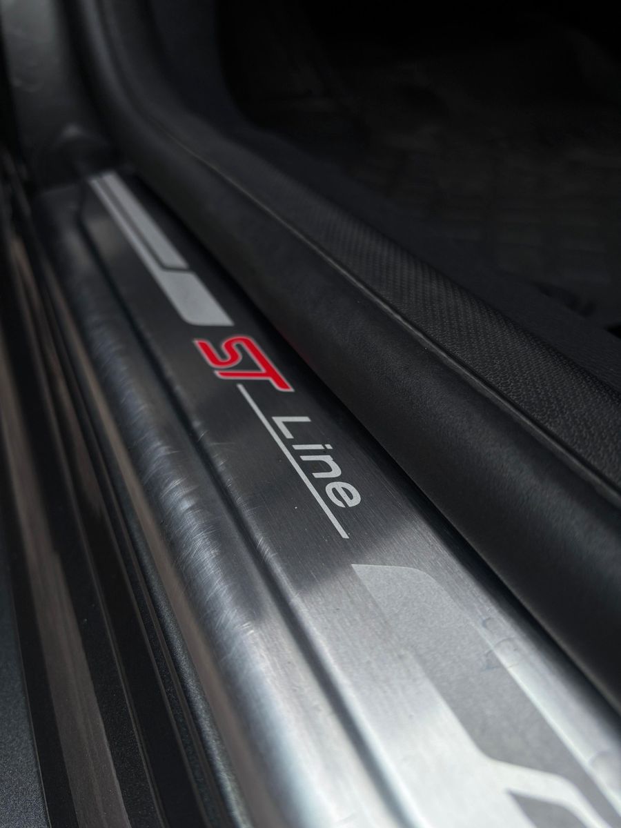 Fahrzeugabbildung Ford Focus Turnier ST-Line-Inspektion/Bremse-4xSR neu