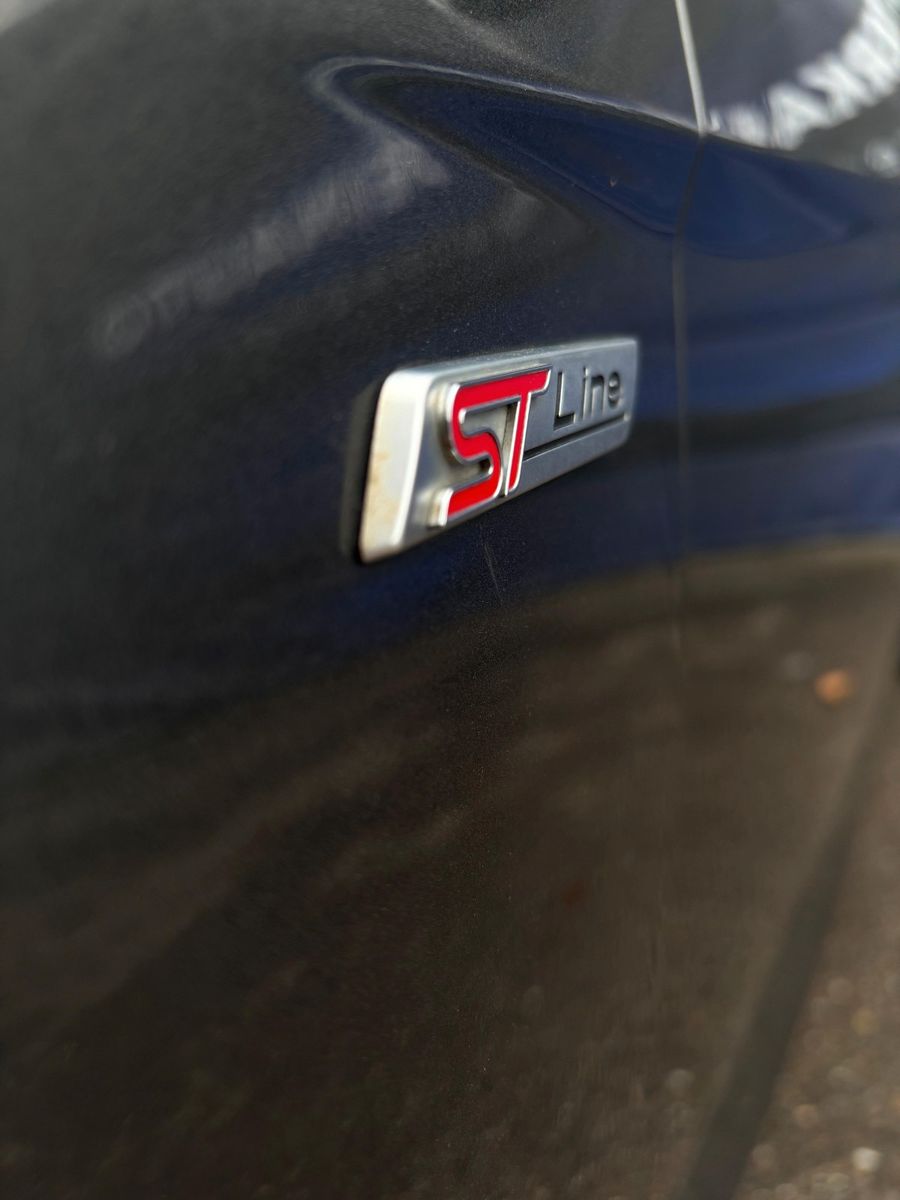 Fahrzeugabbildung Ford Focus Turnier ST-Line-Inspektion/Bremse-4xSR neu