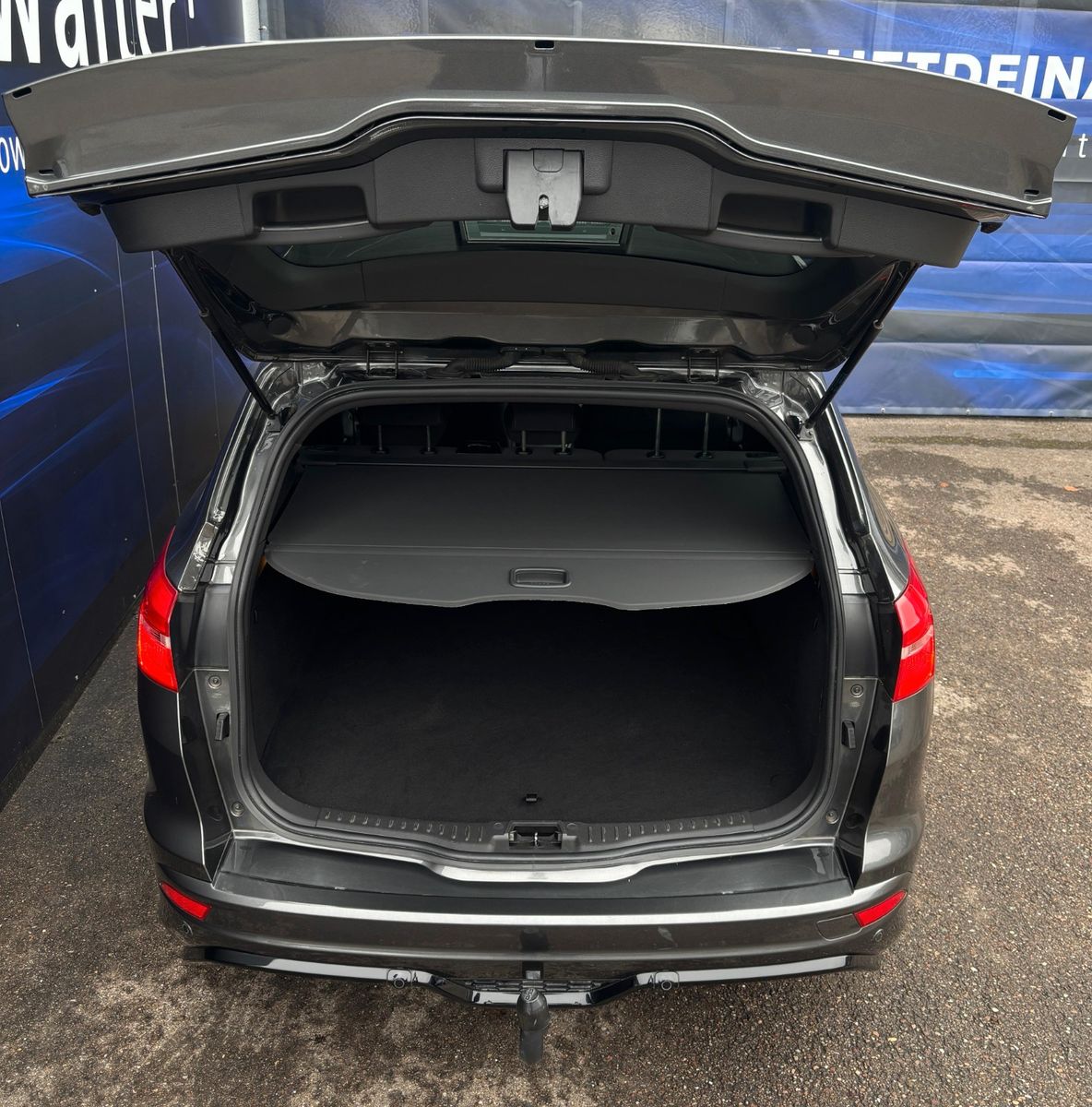 Fahrzeugabbildung Ford Focus Turnier ST-Line-Inspektion/Bremse-4xSR neu