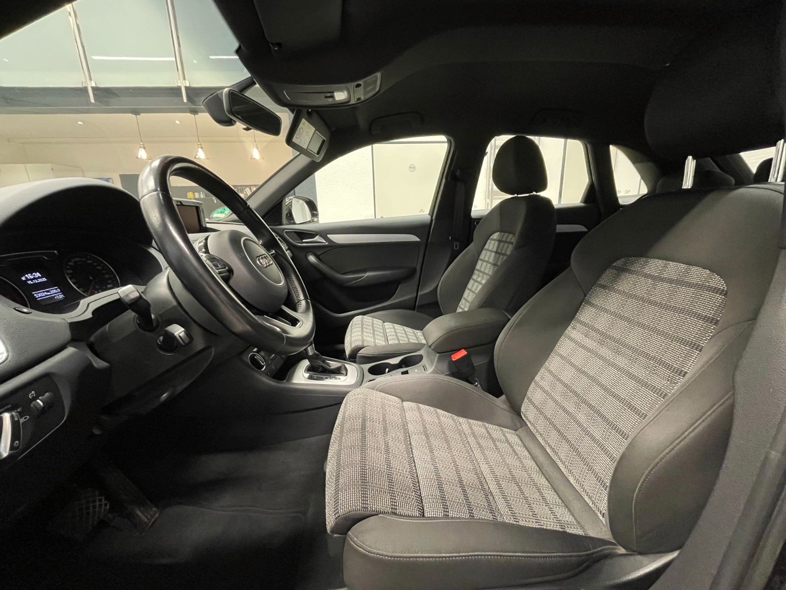 Fahrzeugabbildung Audi Q3 sport quattro*1.Hand*sehr gepflegt*